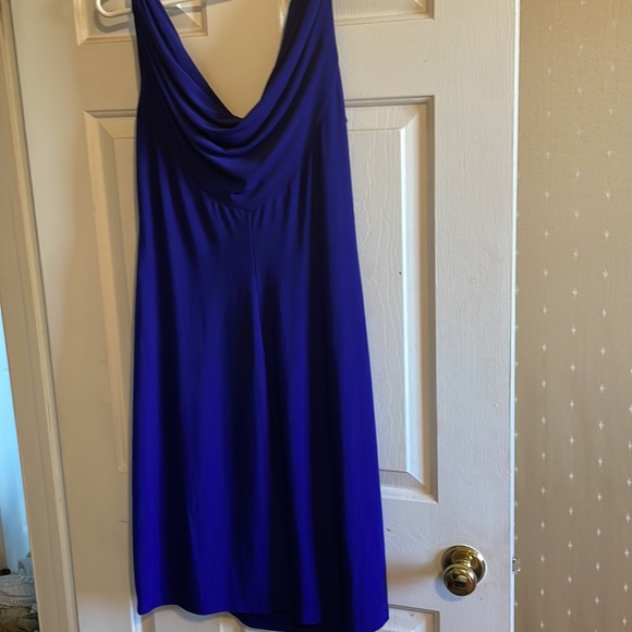 MIDI length dresses sequin shoulder detail - Picture 3 of 3